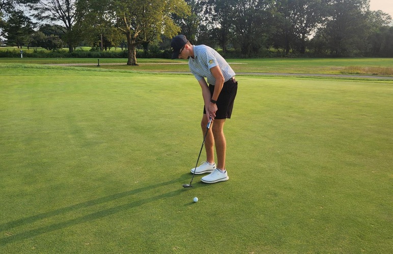 Men's Golf Places 10th Shenandoah Tournament