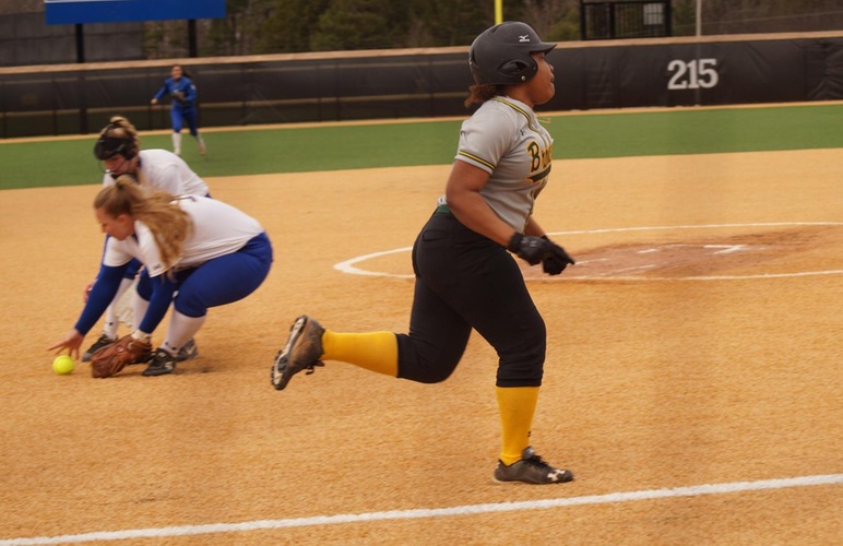Yesileidy Paulino attempting to run out an infield single. 