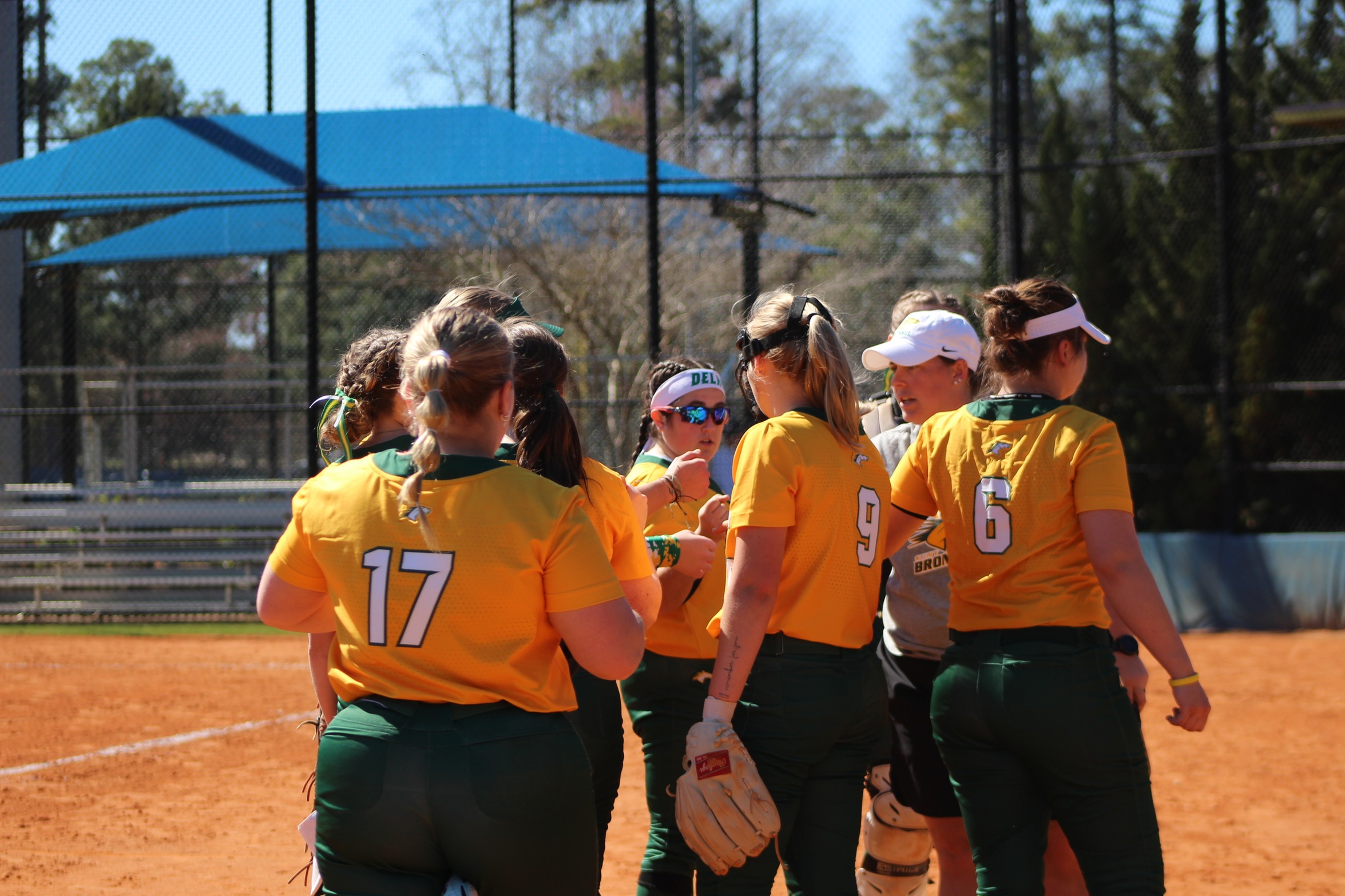 Softball Drops Double-Header to Massachusetts Maritime