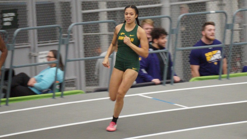 Madeeah Oranchak making a turn during a race.