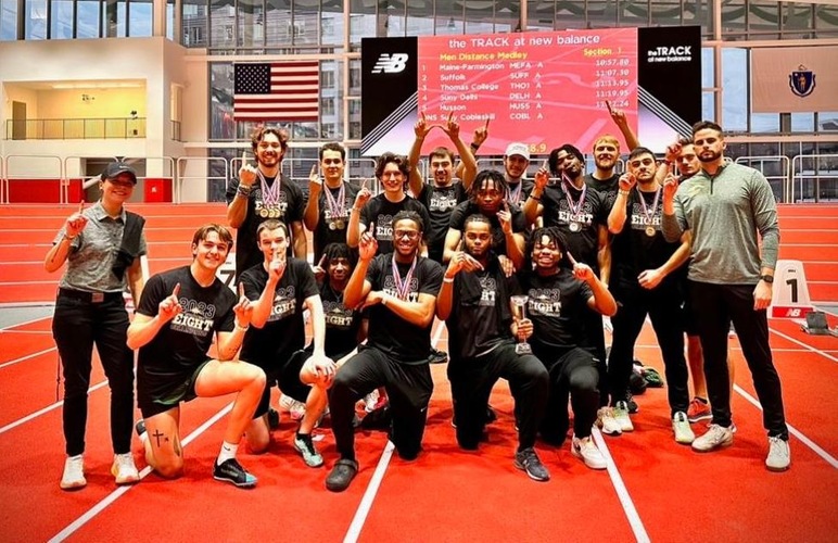 Men's Track and Field Wins First Frozen 8 Indoor Meet, Women take Second