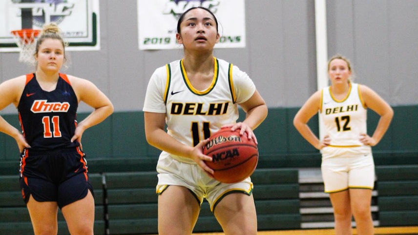 basketball player shooting a free throw