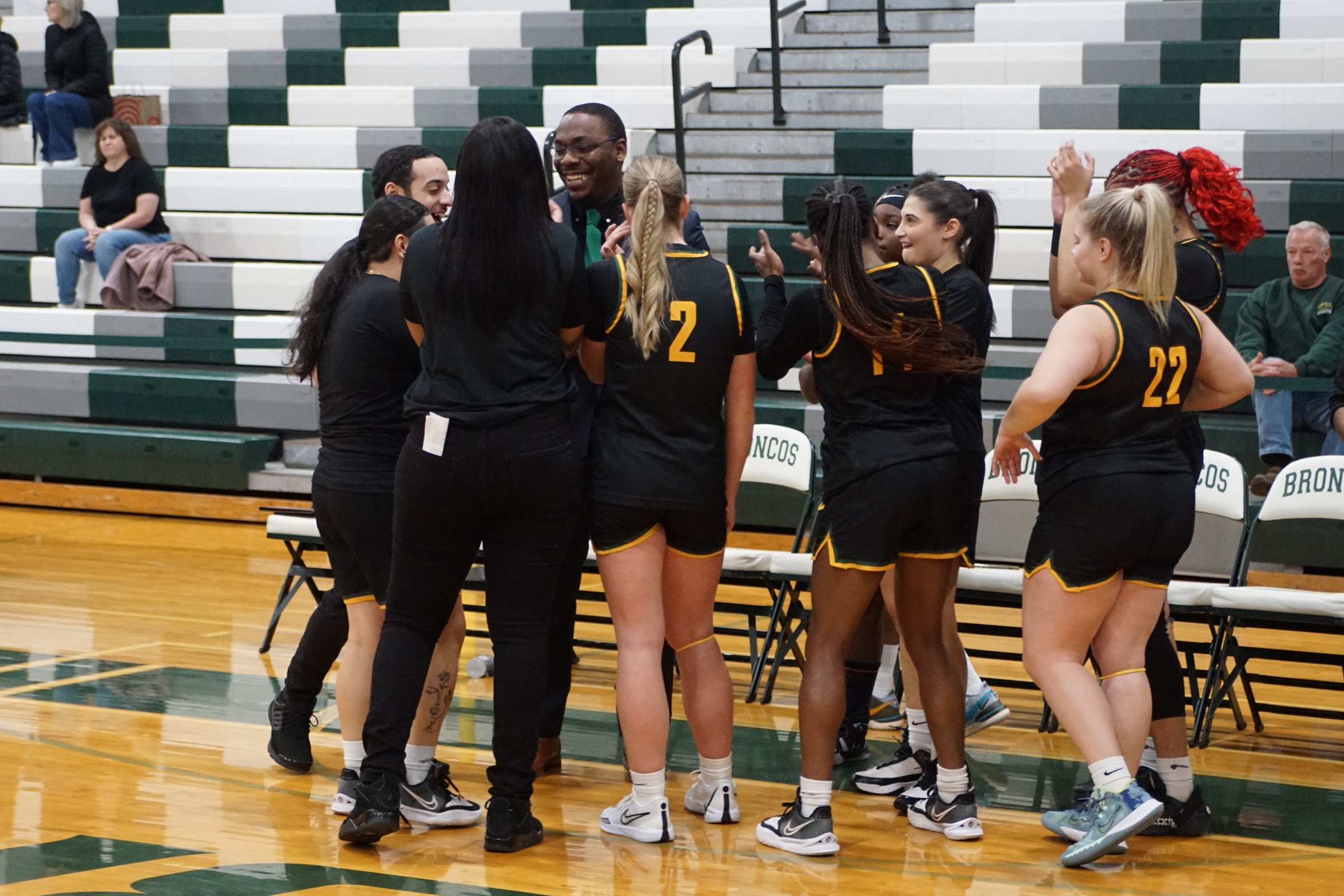 Women's Basketball Opens Conference Play at VTSU Johnson