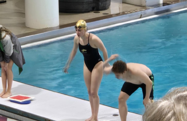 Broncos Swimmers Compete at Vassar Invite