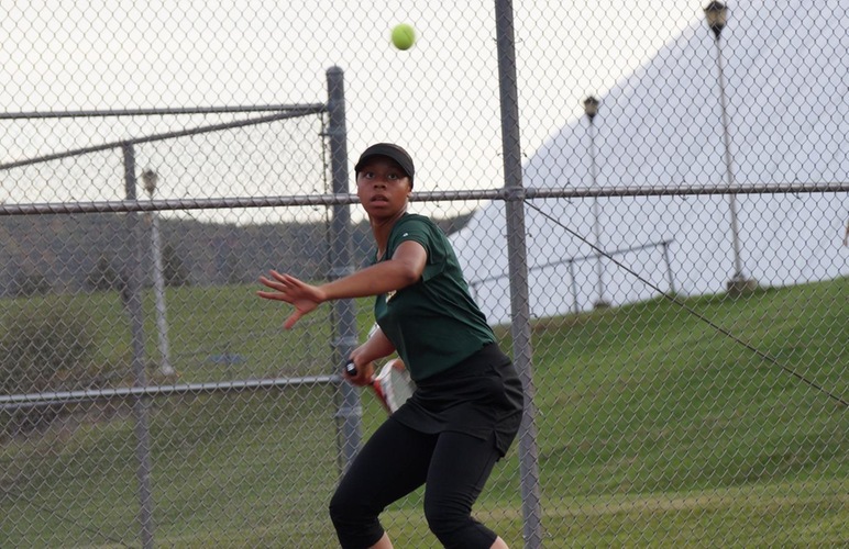 Safiyyah Muhammad Wins Doubles, Singles Matches Against Utica
