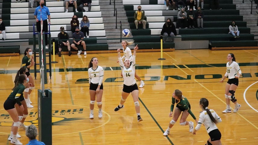 Delhi Volleyball Wins in Five at Sarah Lawrence for First Victory