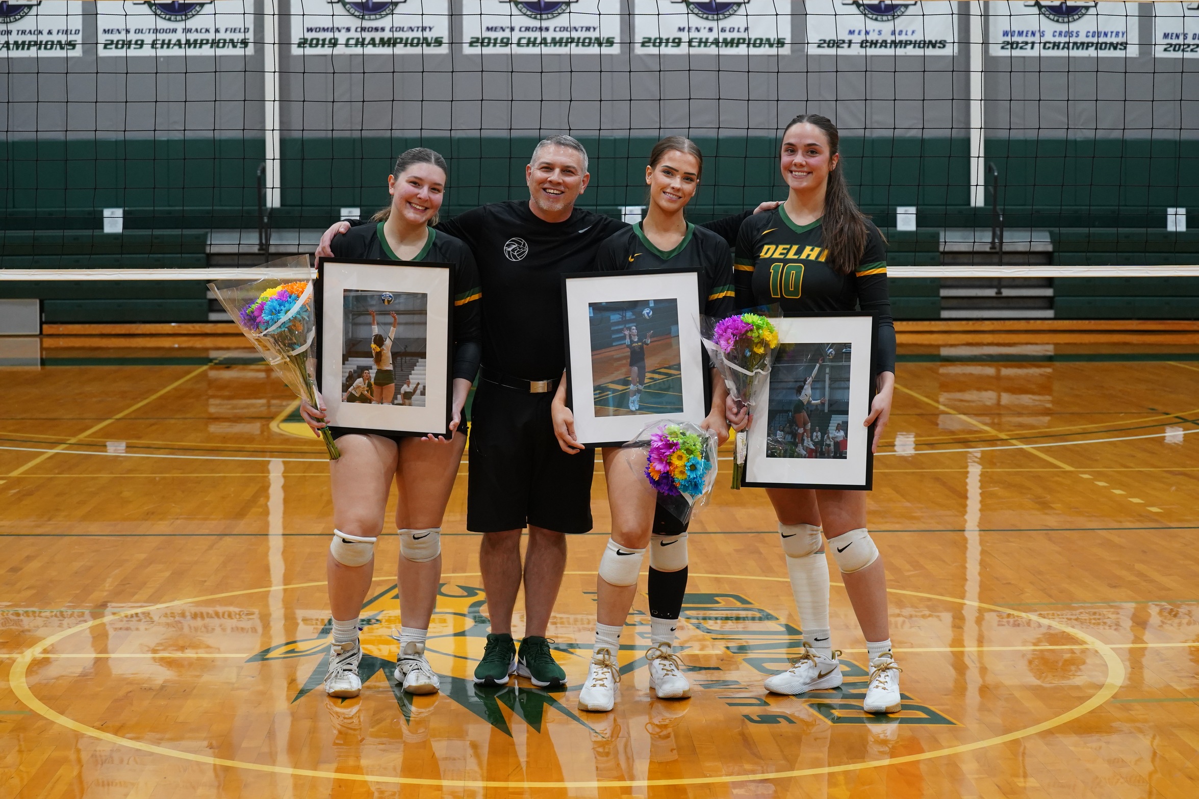 Women's Volleyball Falls to Utica On Senior Day